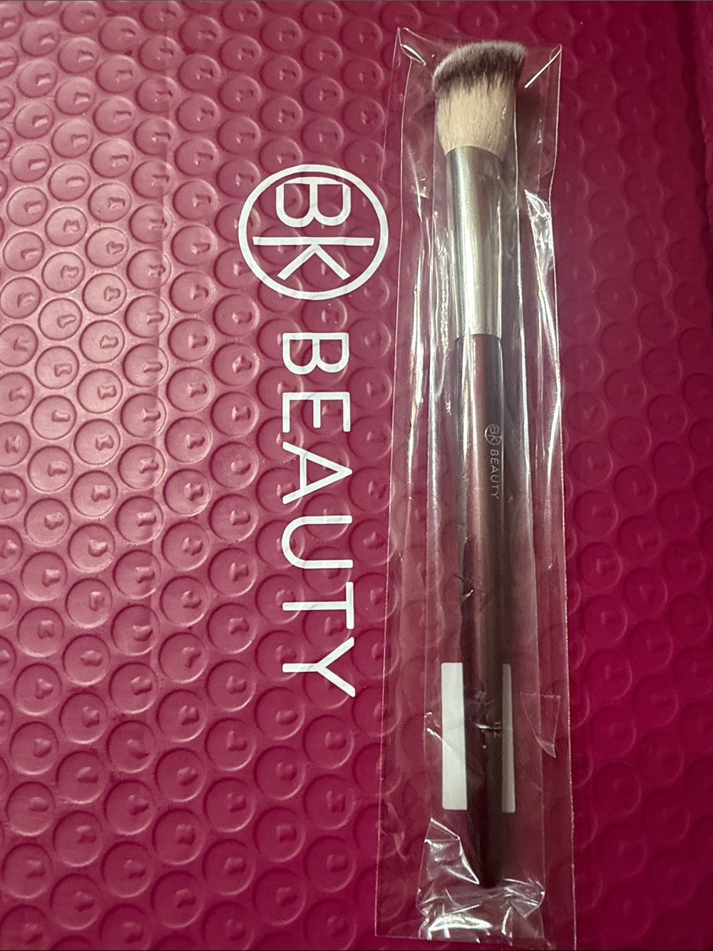 BJ BEAUTY 112 SMALL ANGLED FACE